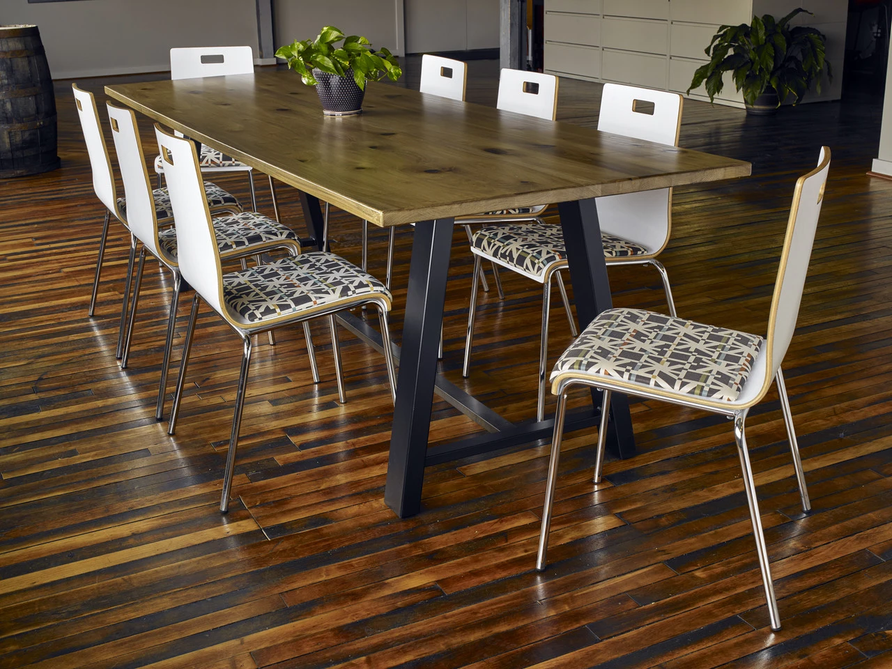 Urban Loft Natural Wood Top Conference Work Table 5 Urban Loft Natural Wood Top Conference Work Table - Image 3