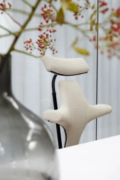 HAG Capisco 8107 Black Highlands Leather / Open Box -Desk Elegant Shop gallery capisco 6 500 97400.1694027349